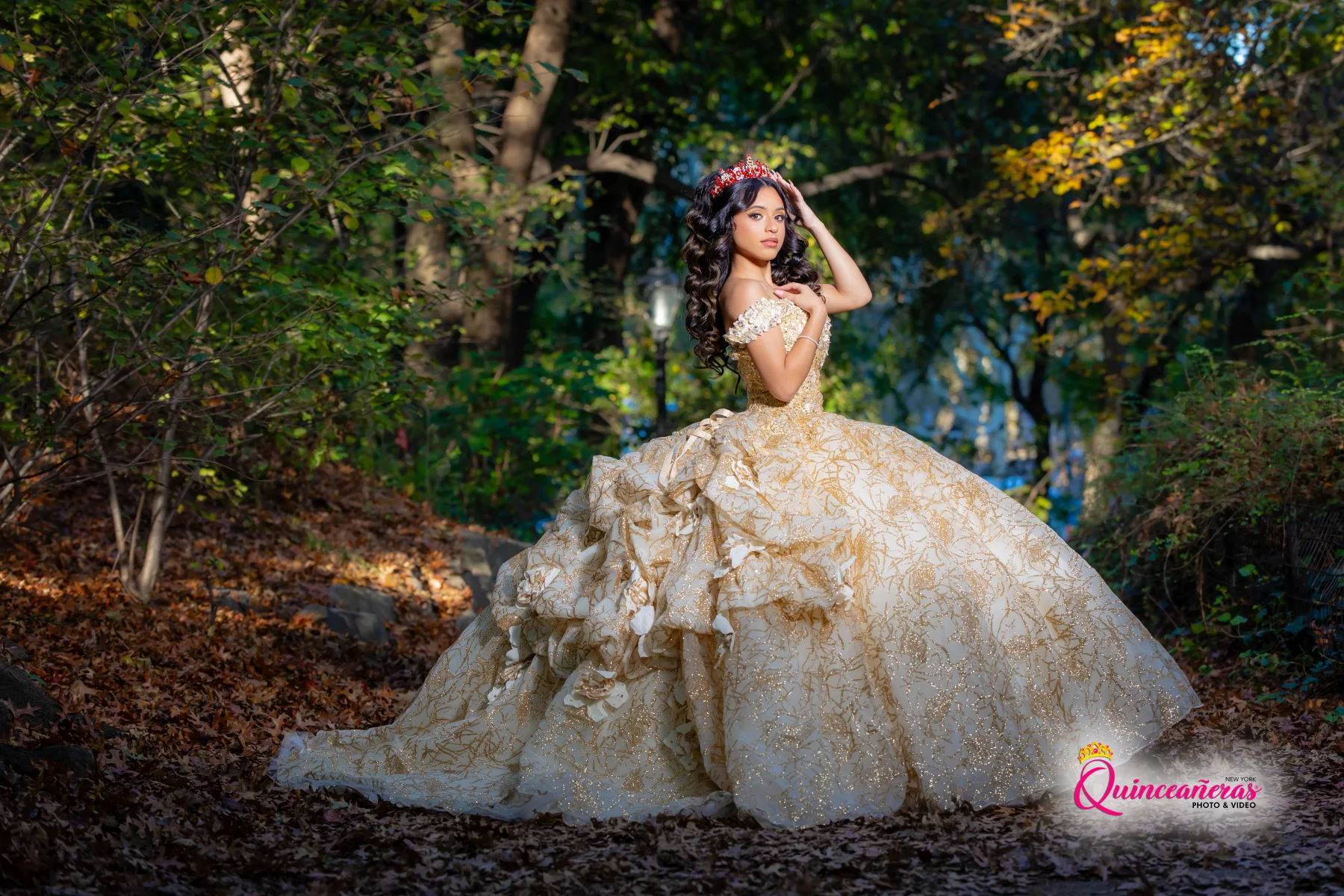 What is the Quinceañera Crown Means